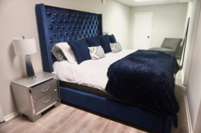 King Basement Suite - Home Theater - 7 Mins From ATL Airport